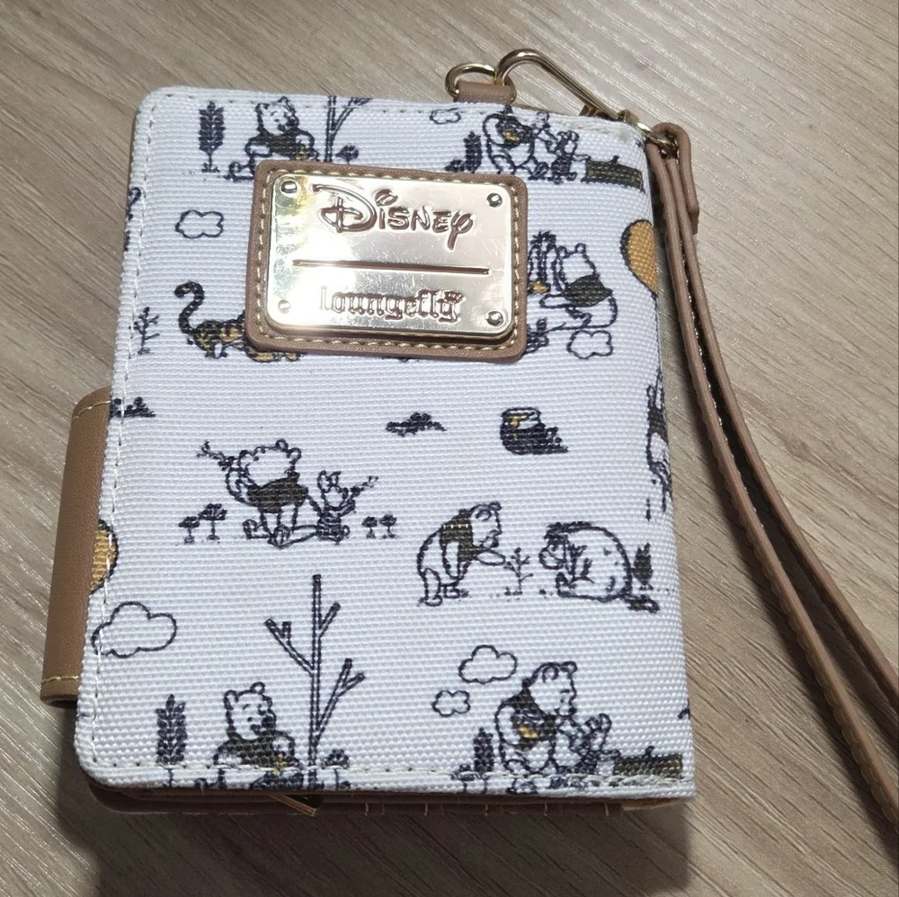 Loungefly Disney Winnie The Pooh Art Canvas Flap Wallet Wristlet Card Holder EUC - Picture 6 of 9